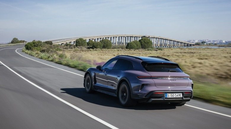 12 самых быстрых электромобилей Porsche — фото 12