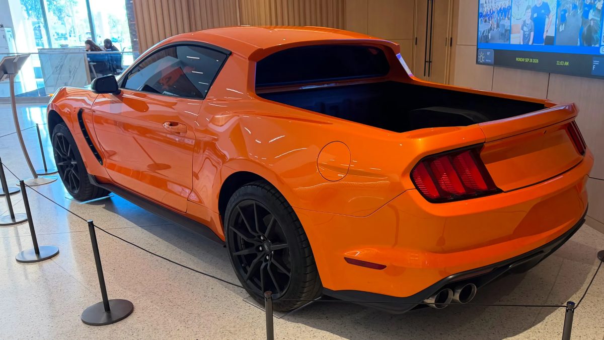 Ford построил Mustang с кузовом-пикапом. Куда отправлять депозит?