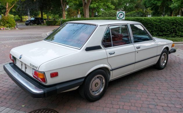 Неперестроенный survivor: BMW 530i 1976 года — фото 2
