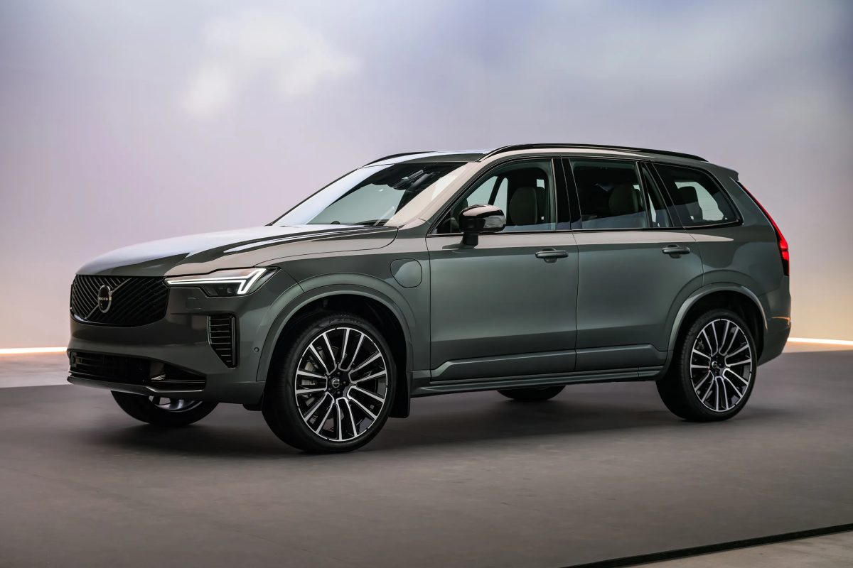 Volvo подняла запас хода гибридов до 126 км