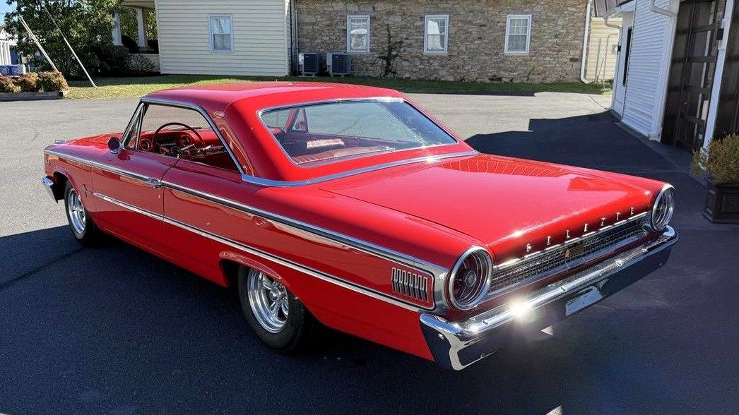 Автомобиль дня: Ford Galaxie 500 Sports Hardtop 1963½ года — фото 5