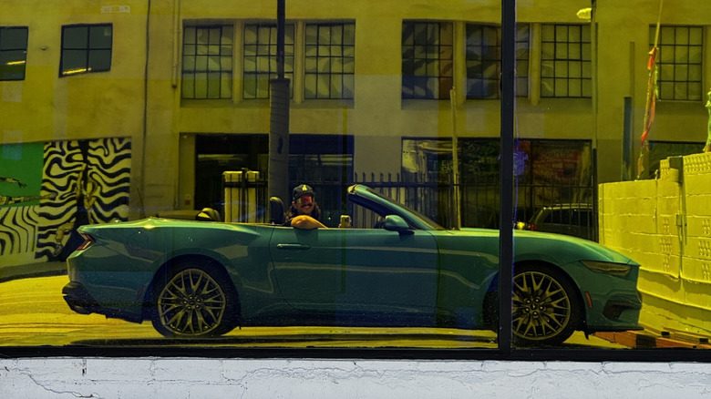 Ford Mustang EcoBoost Convertible — характерная редкость с особенностями, которые легко простить — фото 6