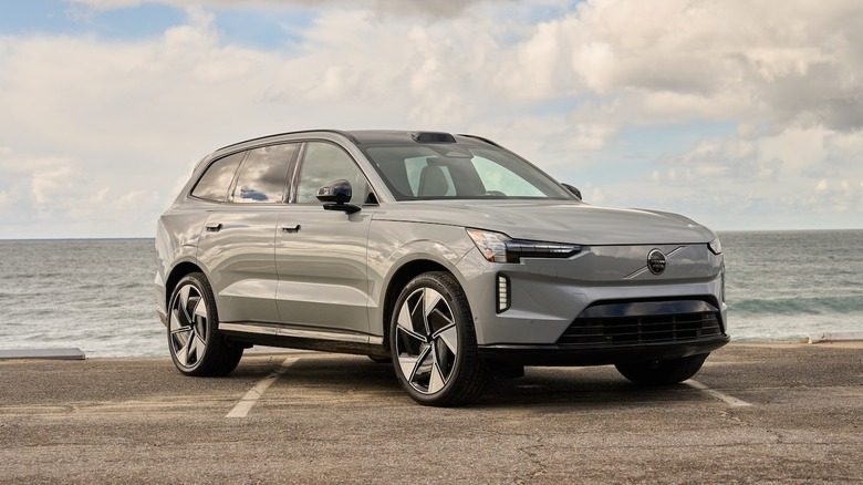 Rivian и Volvo — единственные большие SUV, получившие рейтинг IIHS Top Safety Pick+ в 2026 году — фото 2
