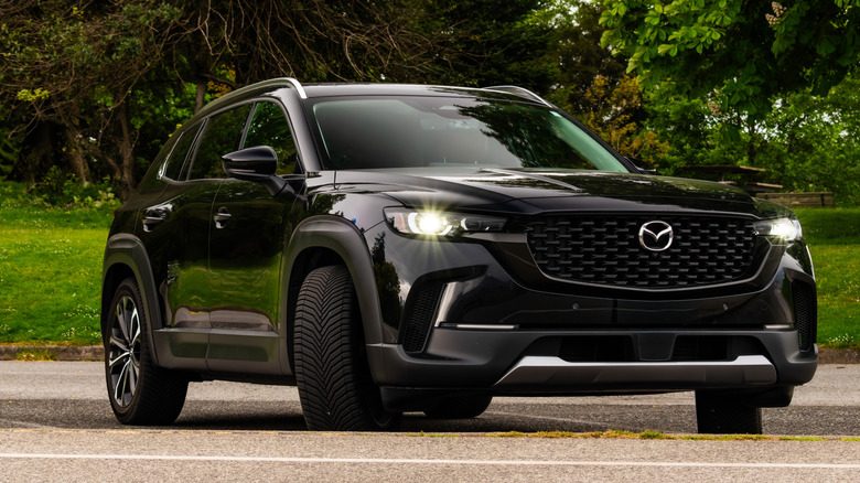 Toyota RAV4 сравнили с главными гибридами сегмента — фото 6