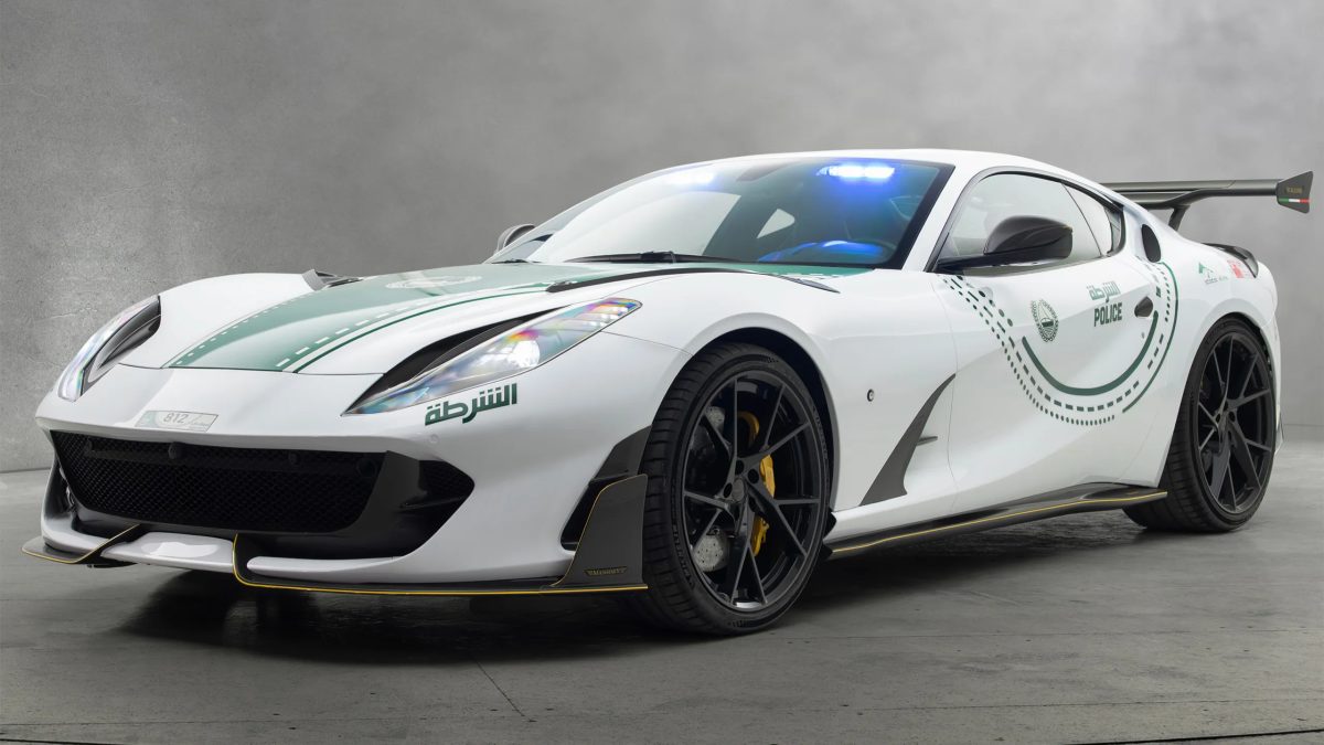 Полиция Дубая получила Ferrari 812 от Mansory