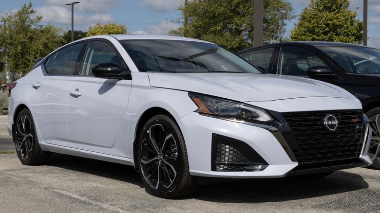 Toyota Camry — не единственный седан с полным приводом: 5 альтернатив, которые стоит рассмотреть — фото 6