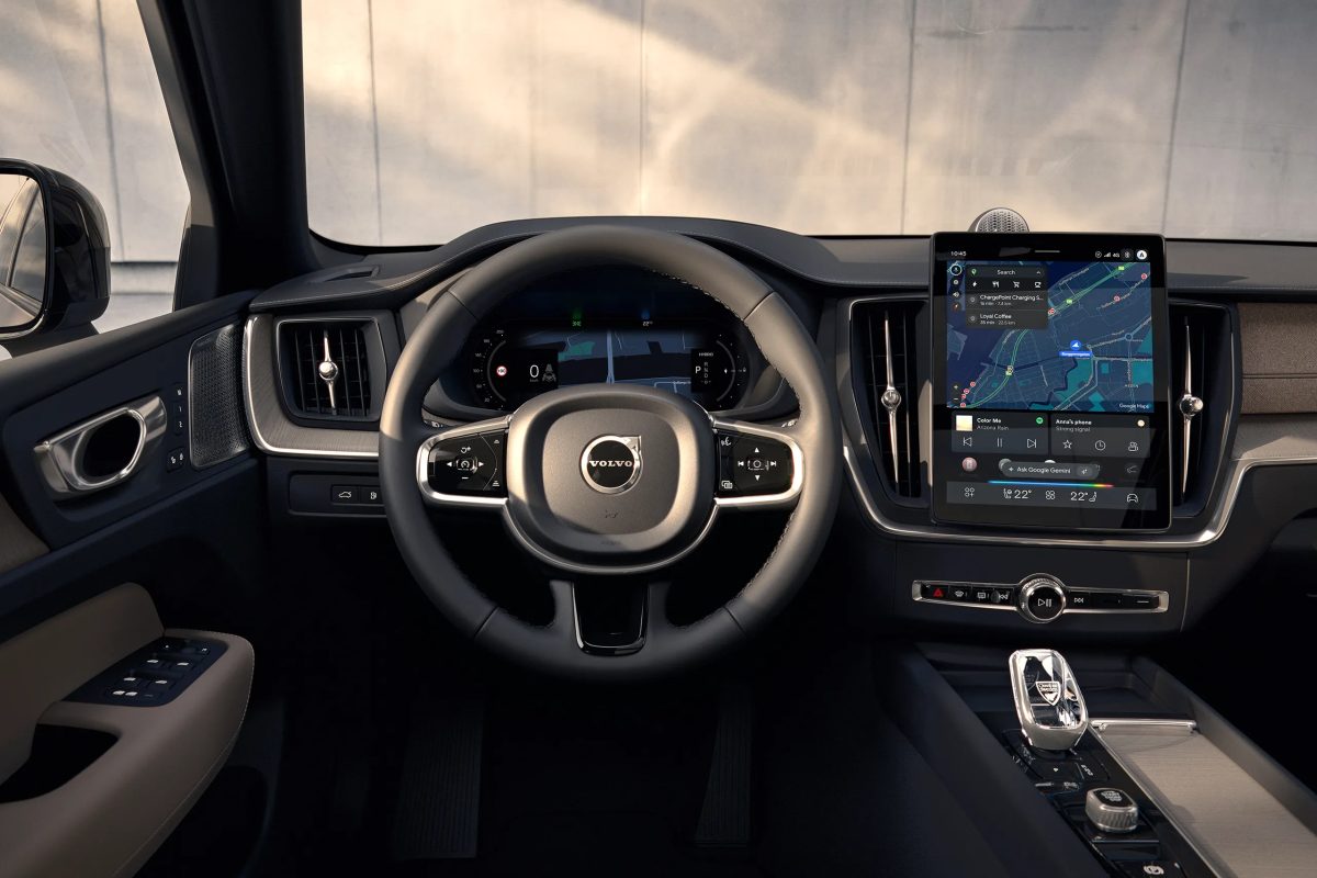 Volvo XC60 2028 года — фото 4