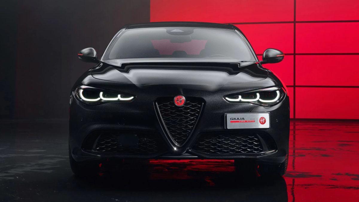 Вся линейка Alfa Romeo получила оформление в духе гоночной яхты — фото 13