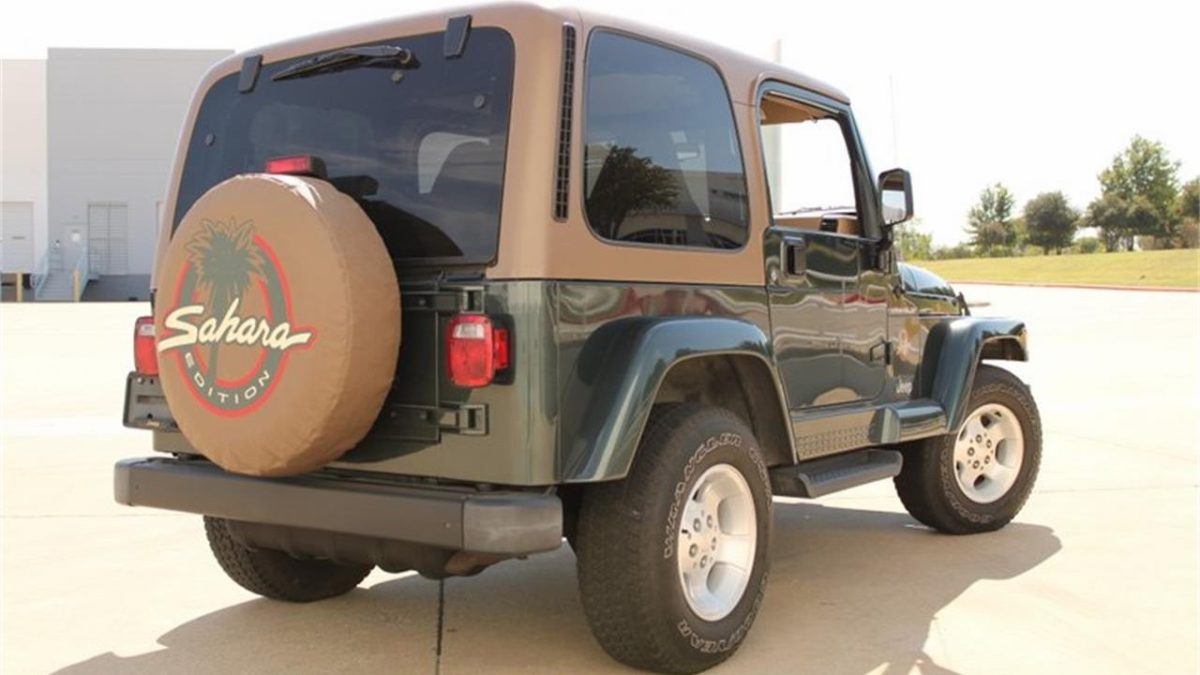 Выбор дня: Jeep Wrangler Sahara 2002 года с 5-ступенчатой коробкой — фото 4