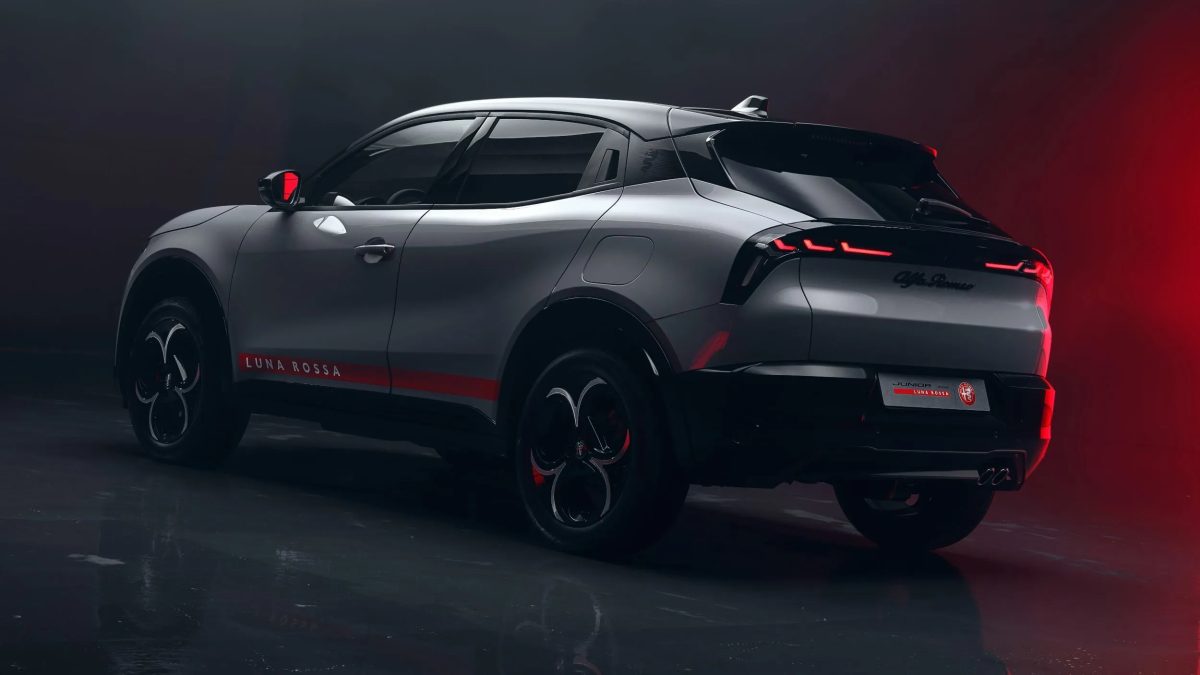Вся линейка Alfa Romeo получила оформление в духе гоночной яхты — фото 3