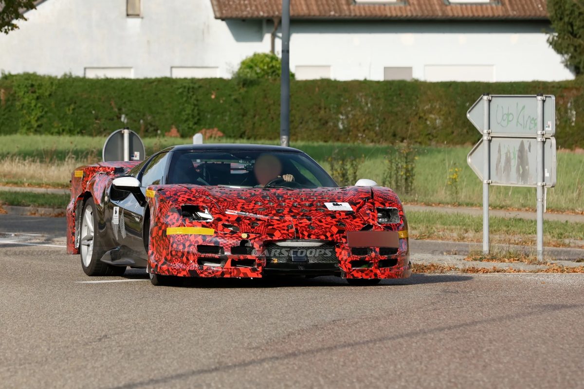 Жесткая Ferrari 296 Challenge Stradale может отказаться от гибрида ради чистых эмоций V6