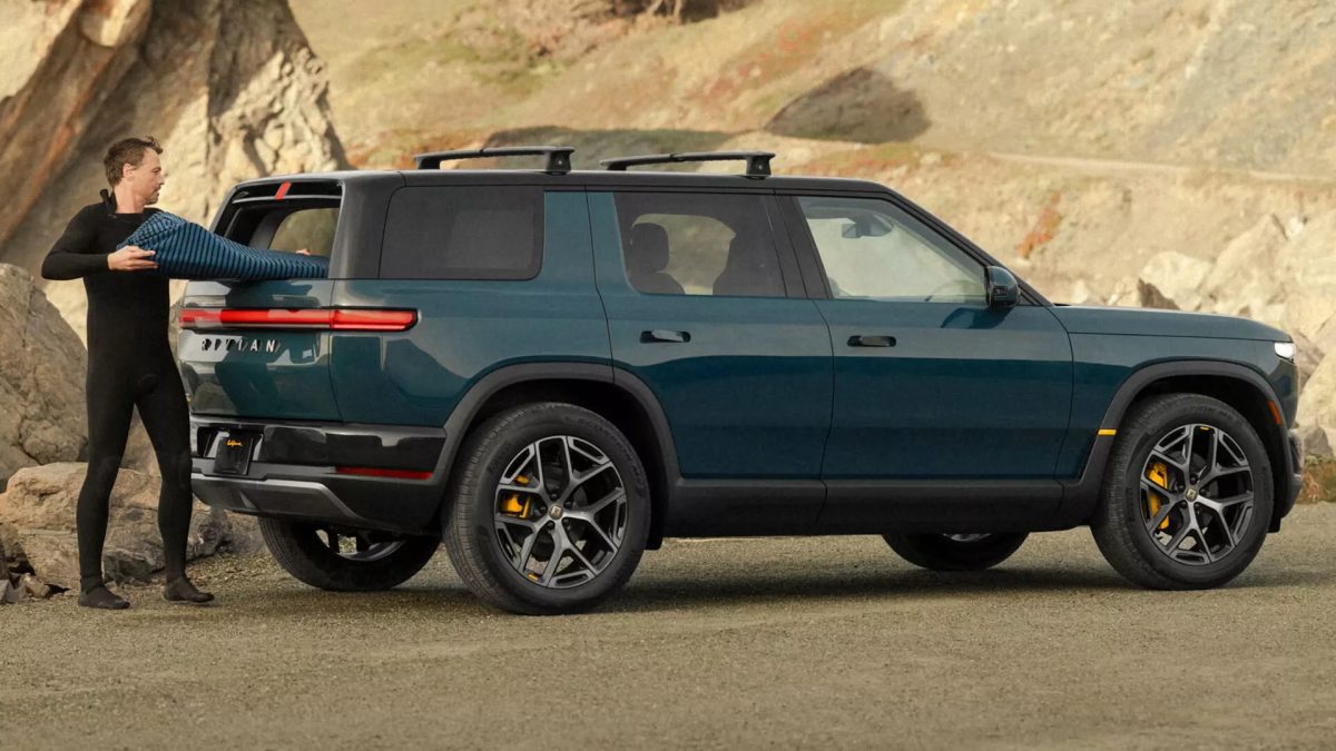 Rivian отзывает R2 из-за риска внезапной потери тяги