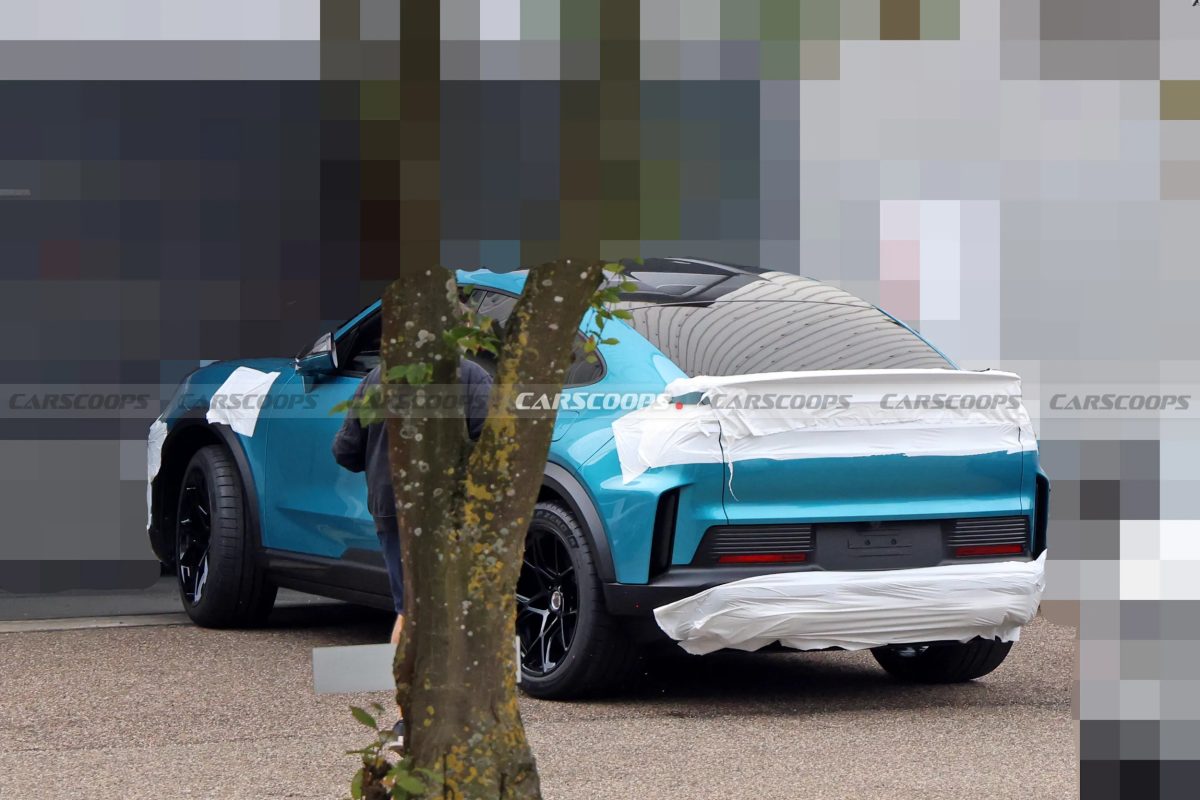 Более мощный электрический Porsche Cayenne Coupe выходит из тени