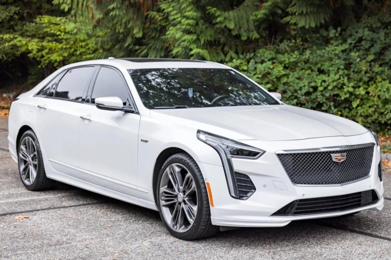 Cadillac CT6-V с Blackwing выставили на продажу