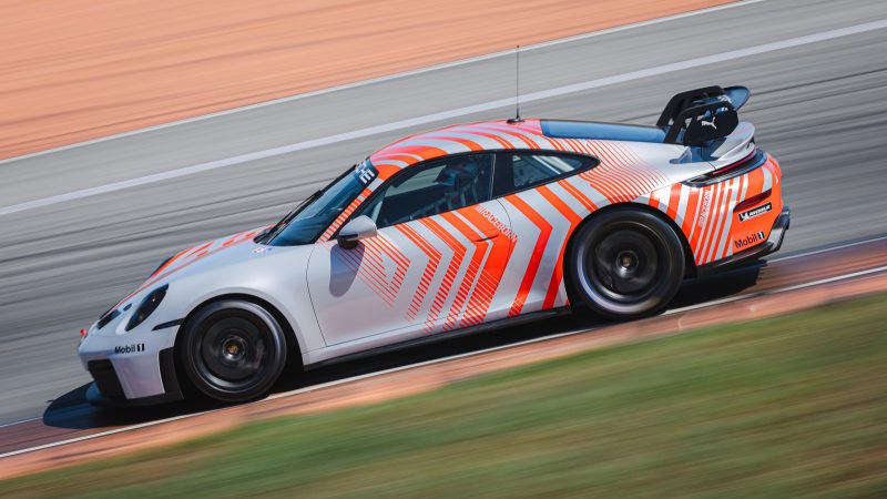 Porsche 911 Challenge заставит сказать: «Замолчите и заберите мои деньги!»