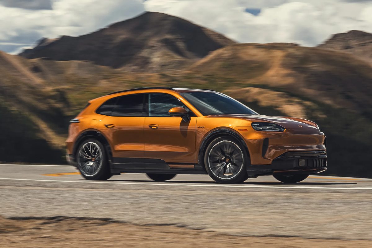 В некоторых цветах и с некоторых ракурсов Cayenne Electric выглядит вполне неплохо — фото 2