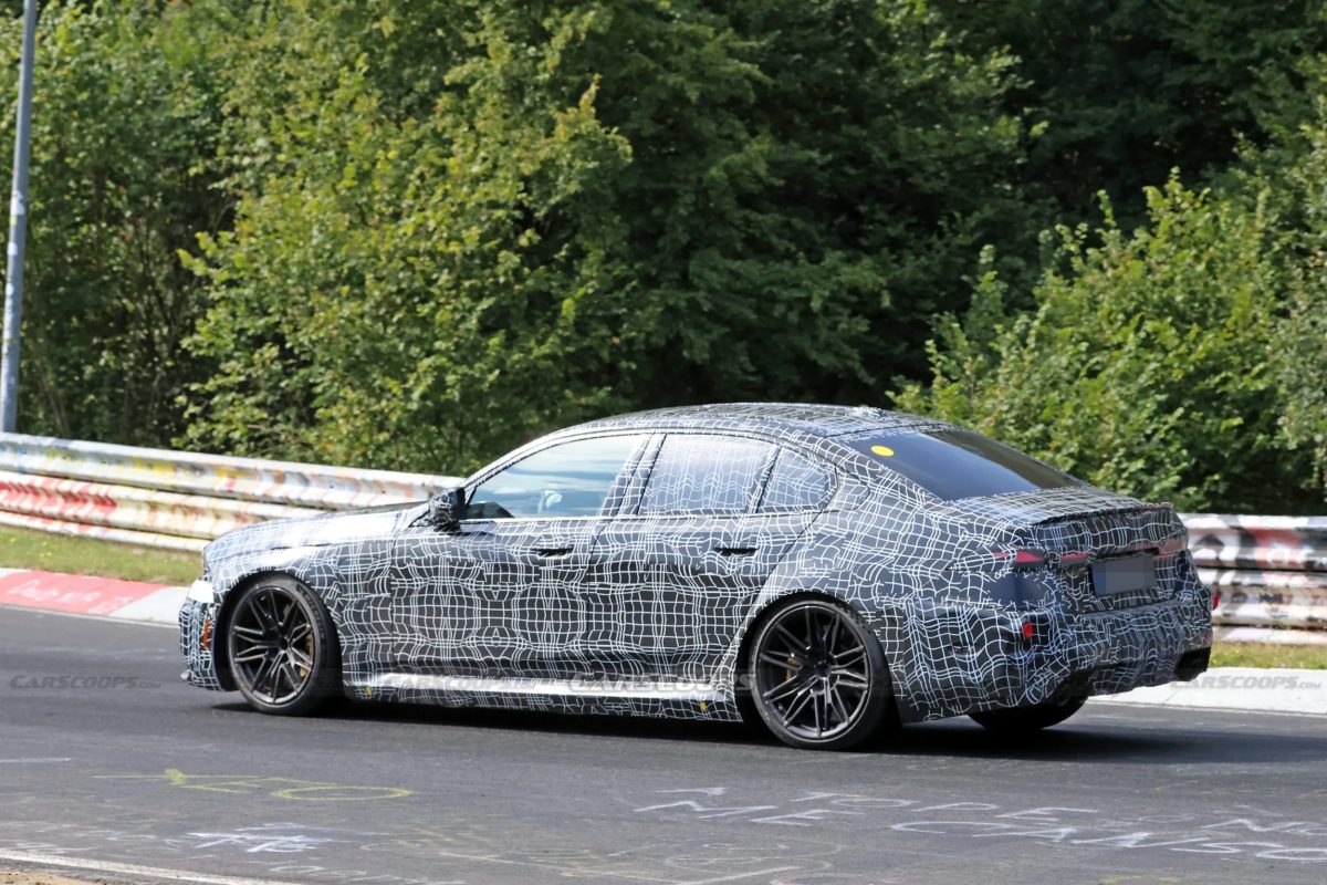 Обновлённый BMW M5 замечен на тестах на Нюрбургринге — фото 9