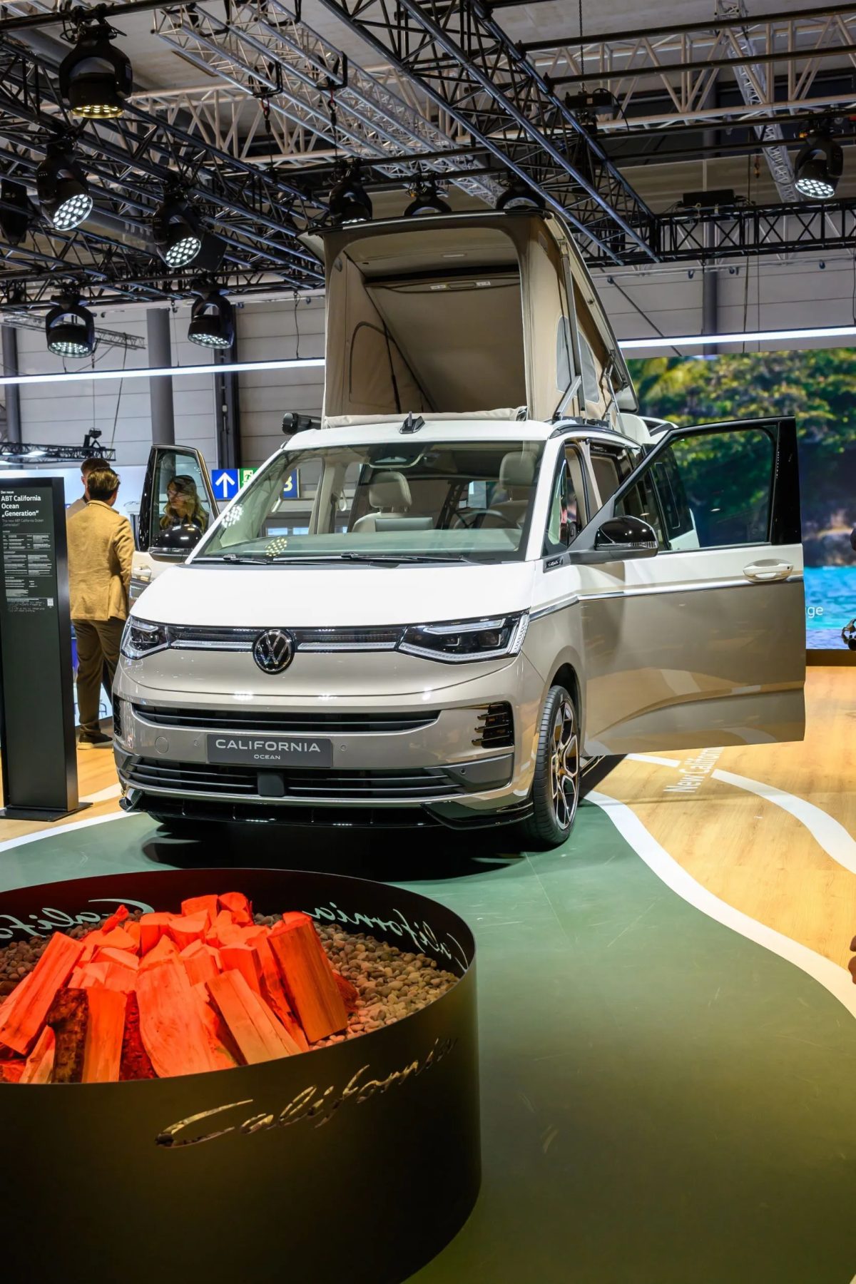 ABT придает VW Multivan и California более спортивный облик — фото 4