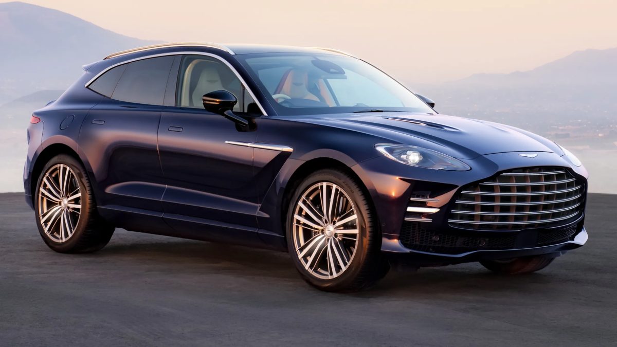 Aston Martin откладывает электромобили и сохраняет V8 и V12