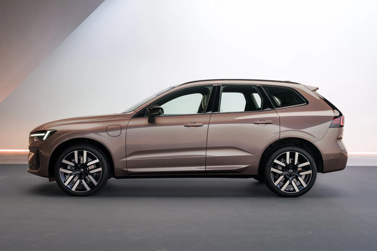 Volvo XC60 2028 года — фото 3
