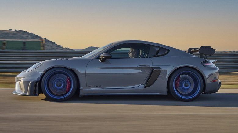 Сотни Porsche могут внезапно лишиться колес — фото 3