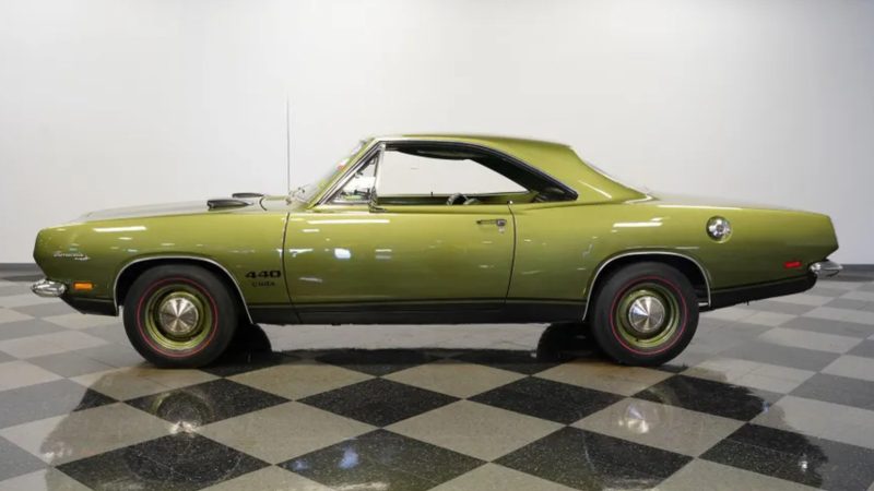 1969 Plymouth Barracuda с пробегом 6 900 миль — зеленый по зеленому, с заводским 440