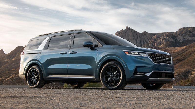 Вот насколько подешевели Kia Carnival 2022 года за 4 года
