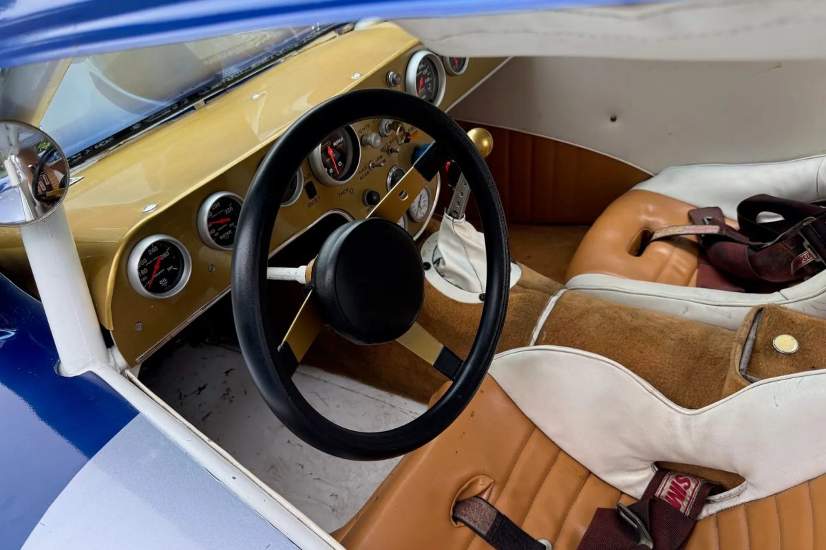 Lotus Seven превратили в трековый автомобиль с V8