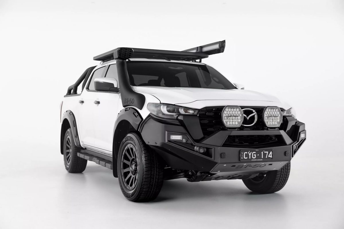 Сильно дооснащённый экземпляр Mazda BT-50 в Австралии