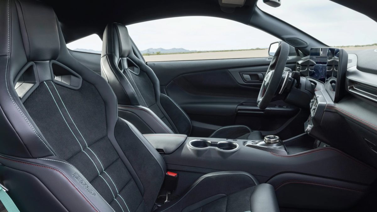 Ford Mustang Dark Horse SC стал мощнее — фото 3
