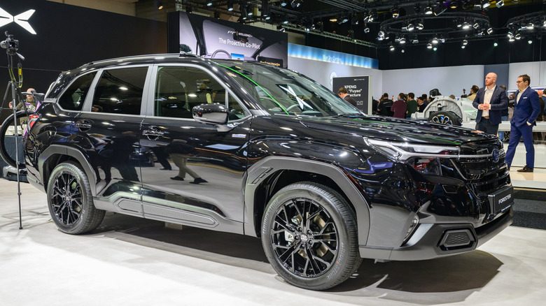 Toyota RAV4 сравнили с главными гибридами сегмента — фото 9
