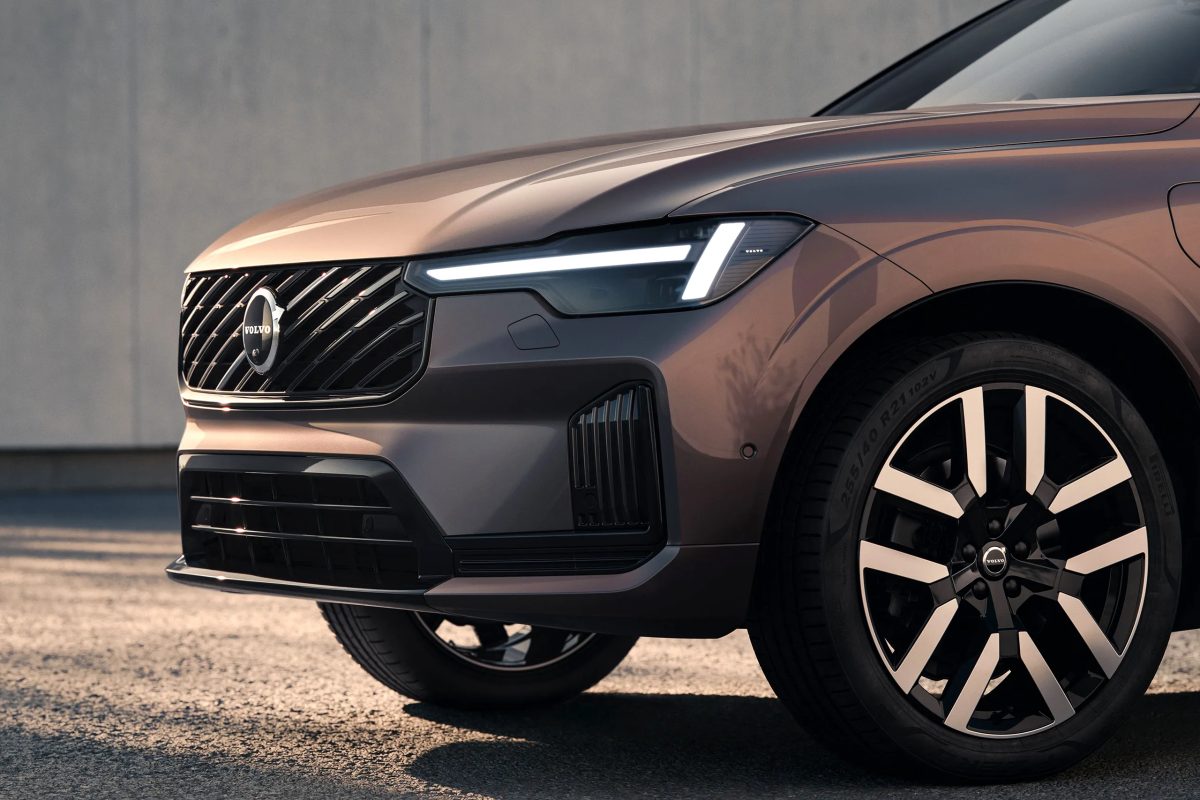 Volvo XC60 2028 года — фото 2