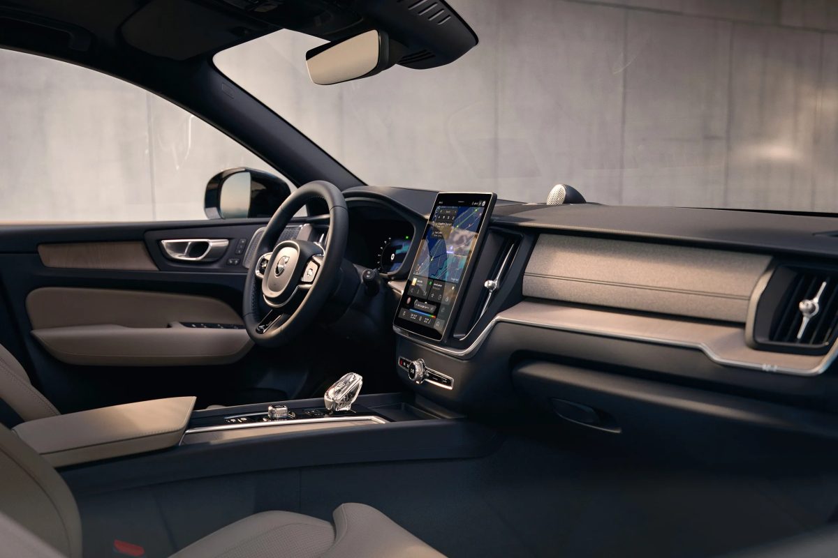 Volvo XC60 2028 года — фото 5