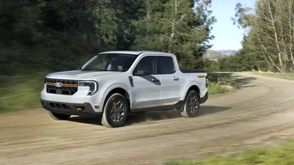 Ford Maverick самопроизвольно заводится без водителя внутри — фото 2