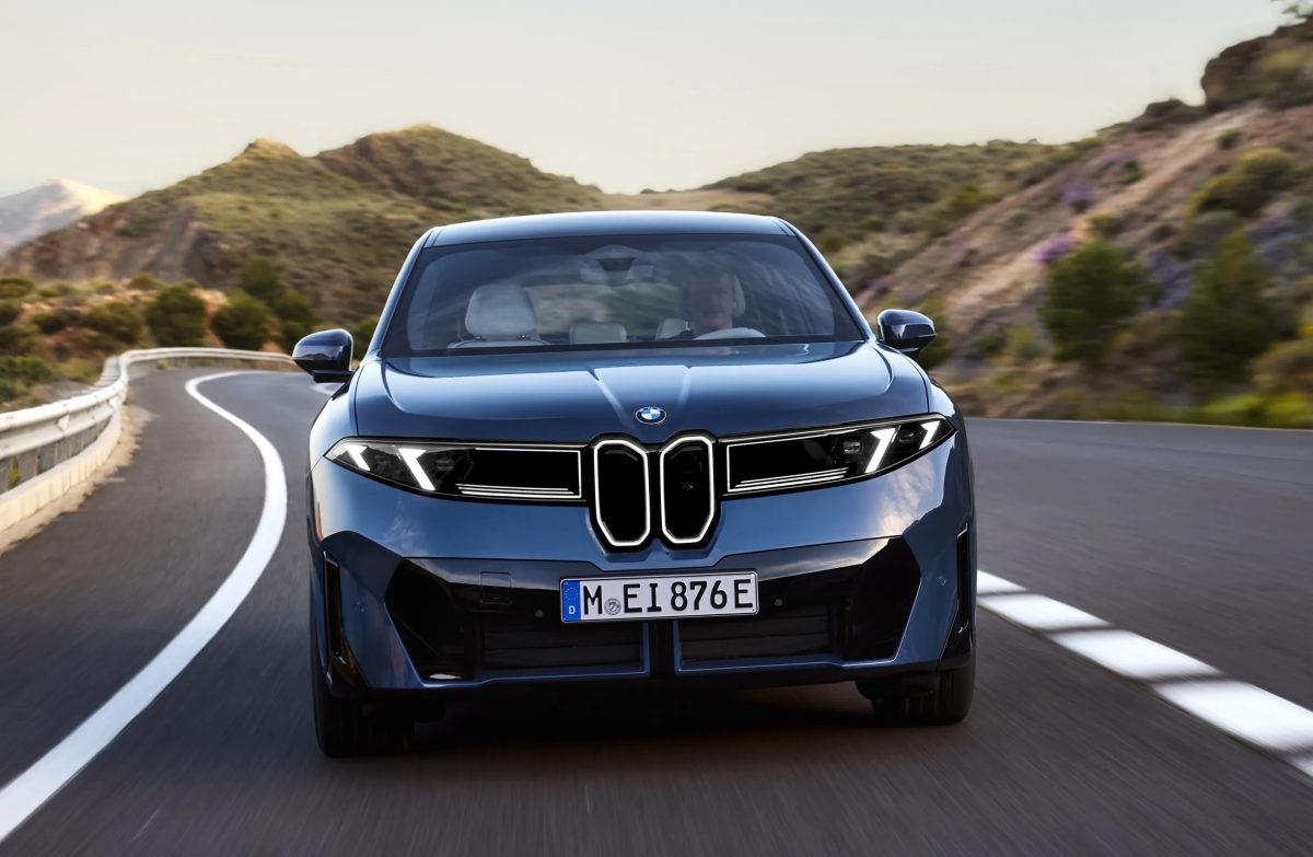 BMW увеличила мощность X3 M50 на 44 л.с., а M5 получила очень сложные колёса