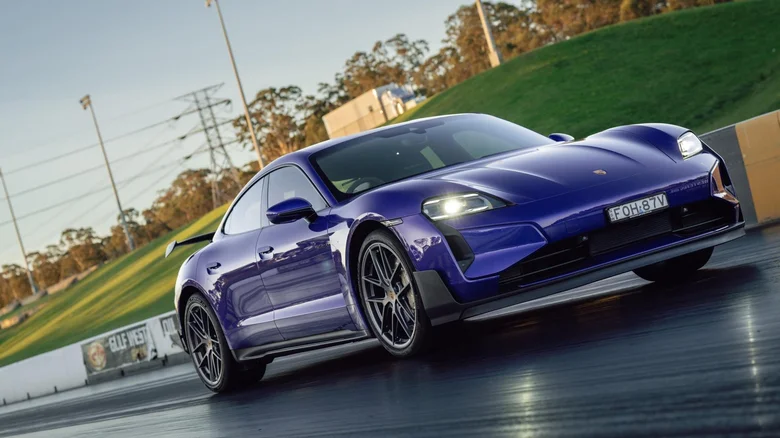 12 самых быстрых электромобилей Porsche