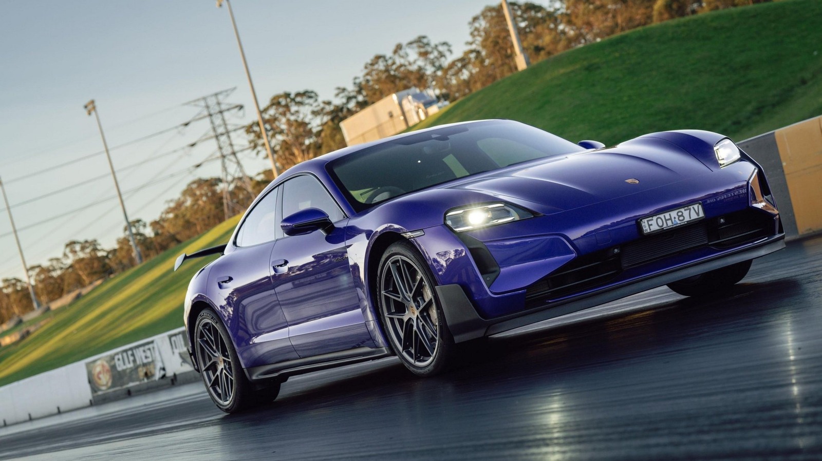 12 самых быстрых электромобилей Porsche