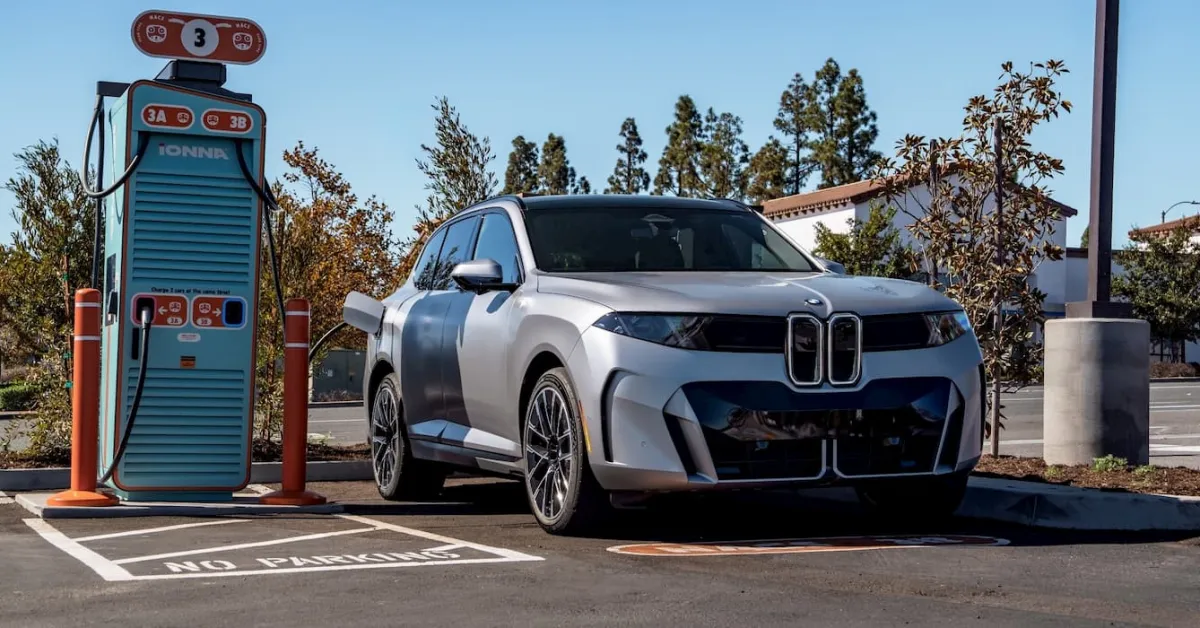 BMW iX5 показал до 464 кВт на первой публичной демонстрации быстрой зарядки