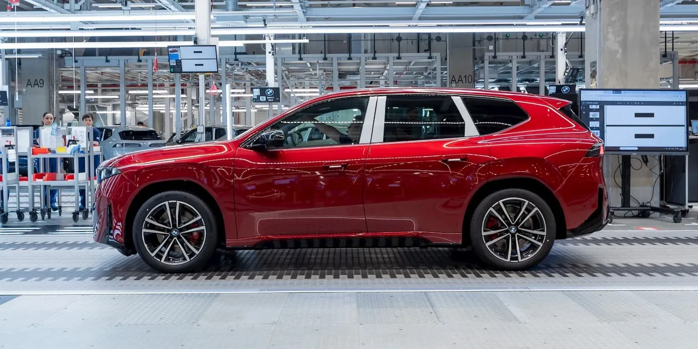 BMW наращивает выпуск iX3, а число заказов вскоре должно достичь 100 000 (Источник: BMW)