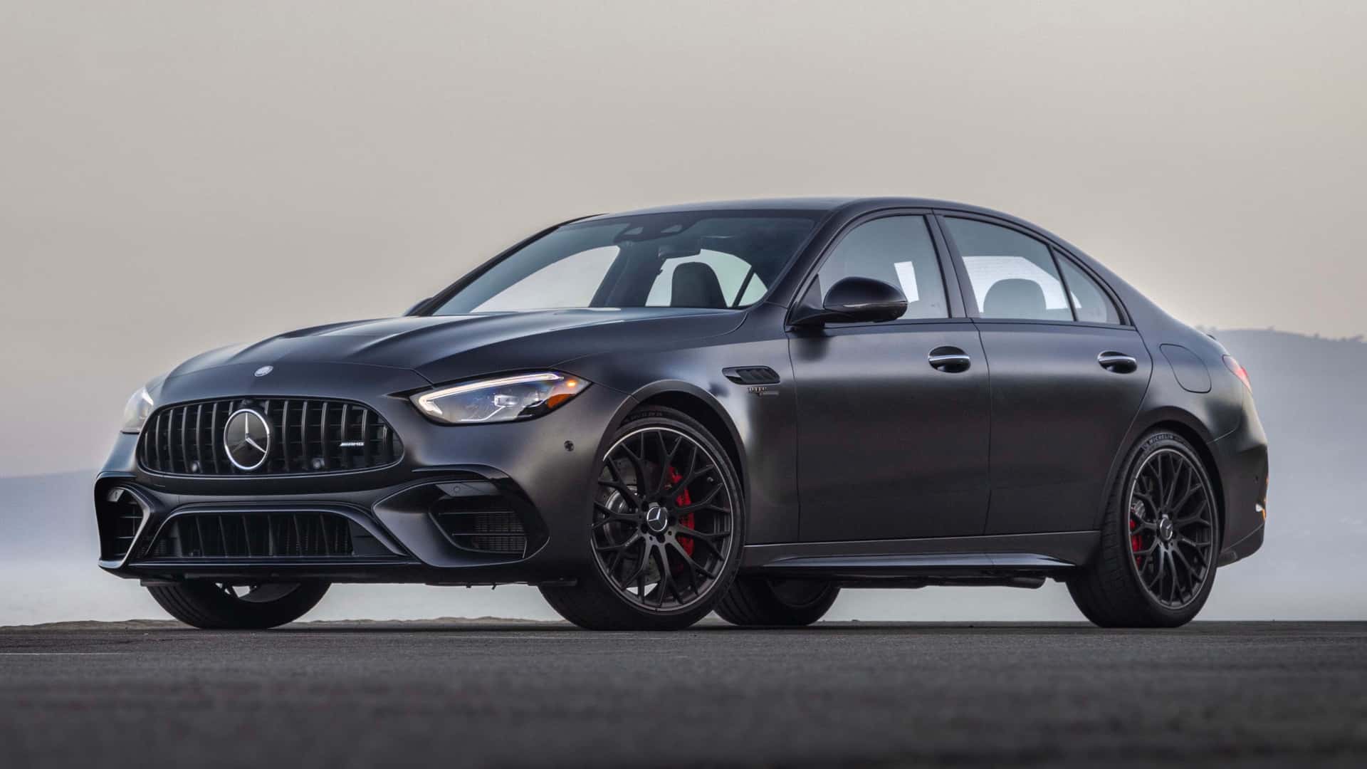 Четырехцилиндровый C63 уходит в прошлое