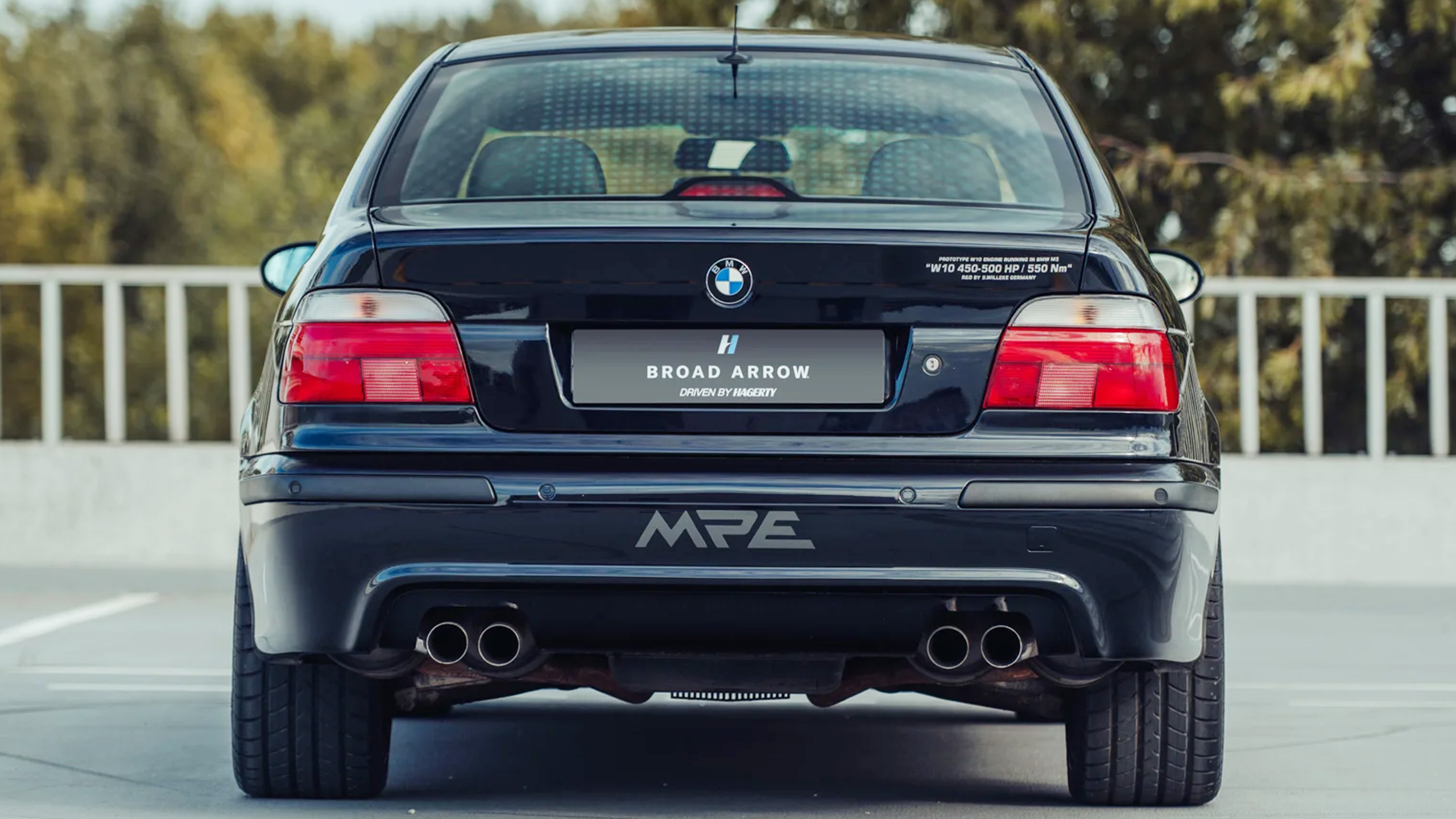 Этот BMW M5 помог Volkswagen создать секретный W10