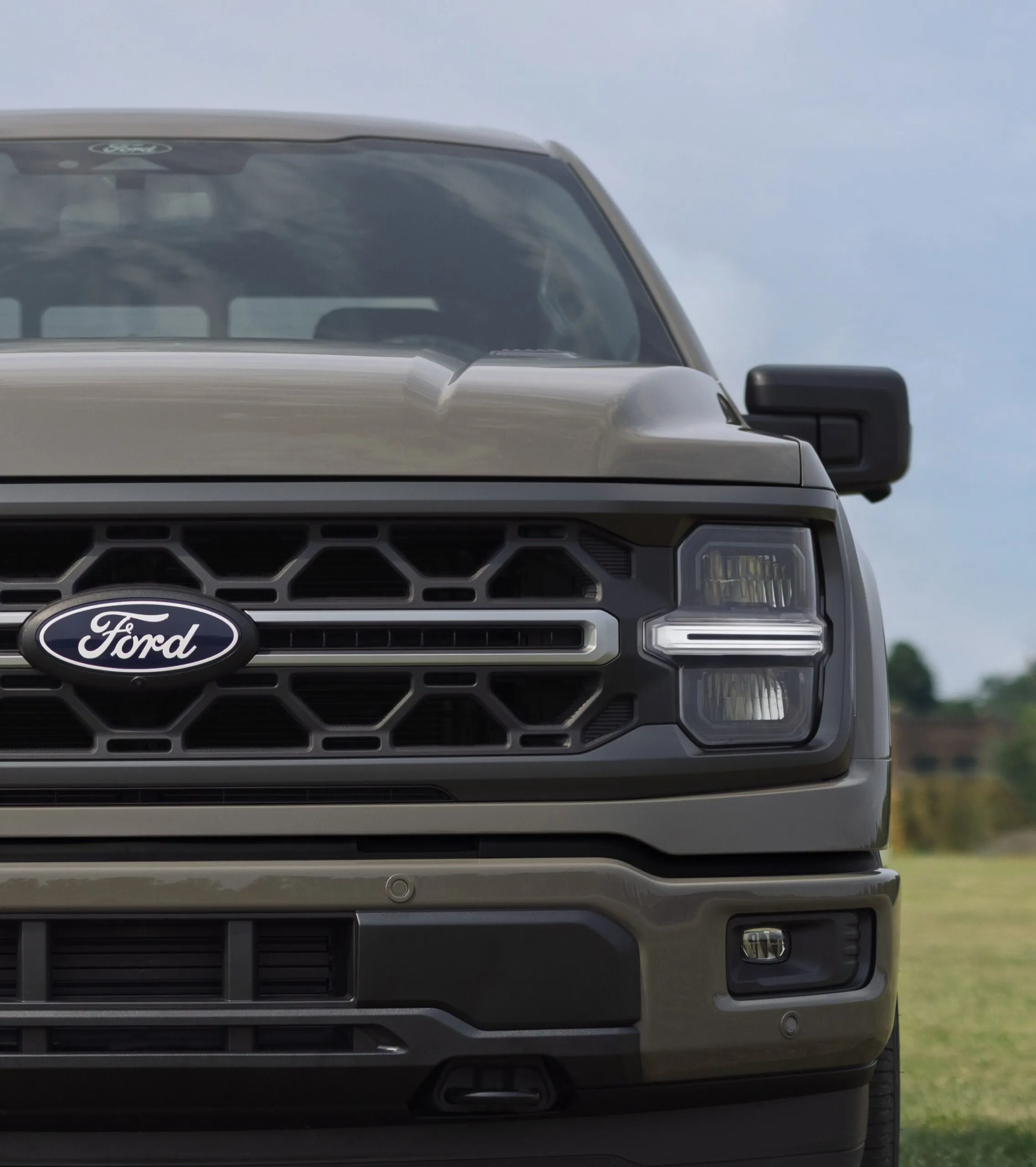 Ford F-150 2027 года получил больше мощности, буксировку без рук и гардероб Carhartt — фото 2