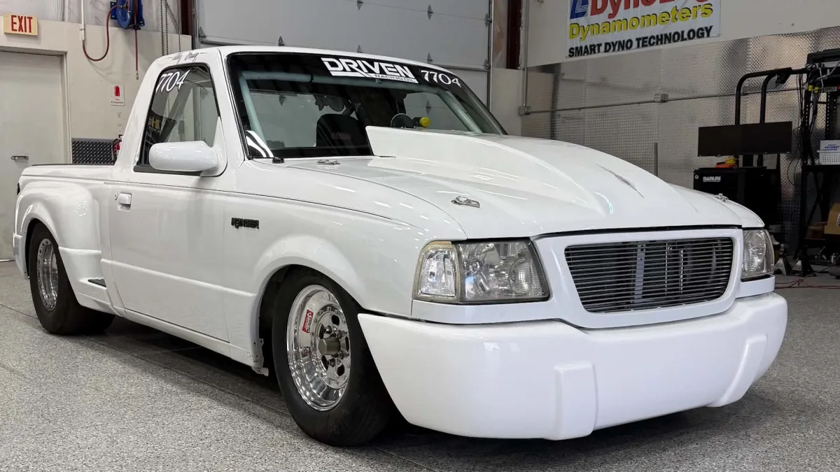 Ford Ranger получил 511-кубовый V8 Godzilla и вышел на девятисекундные заезды