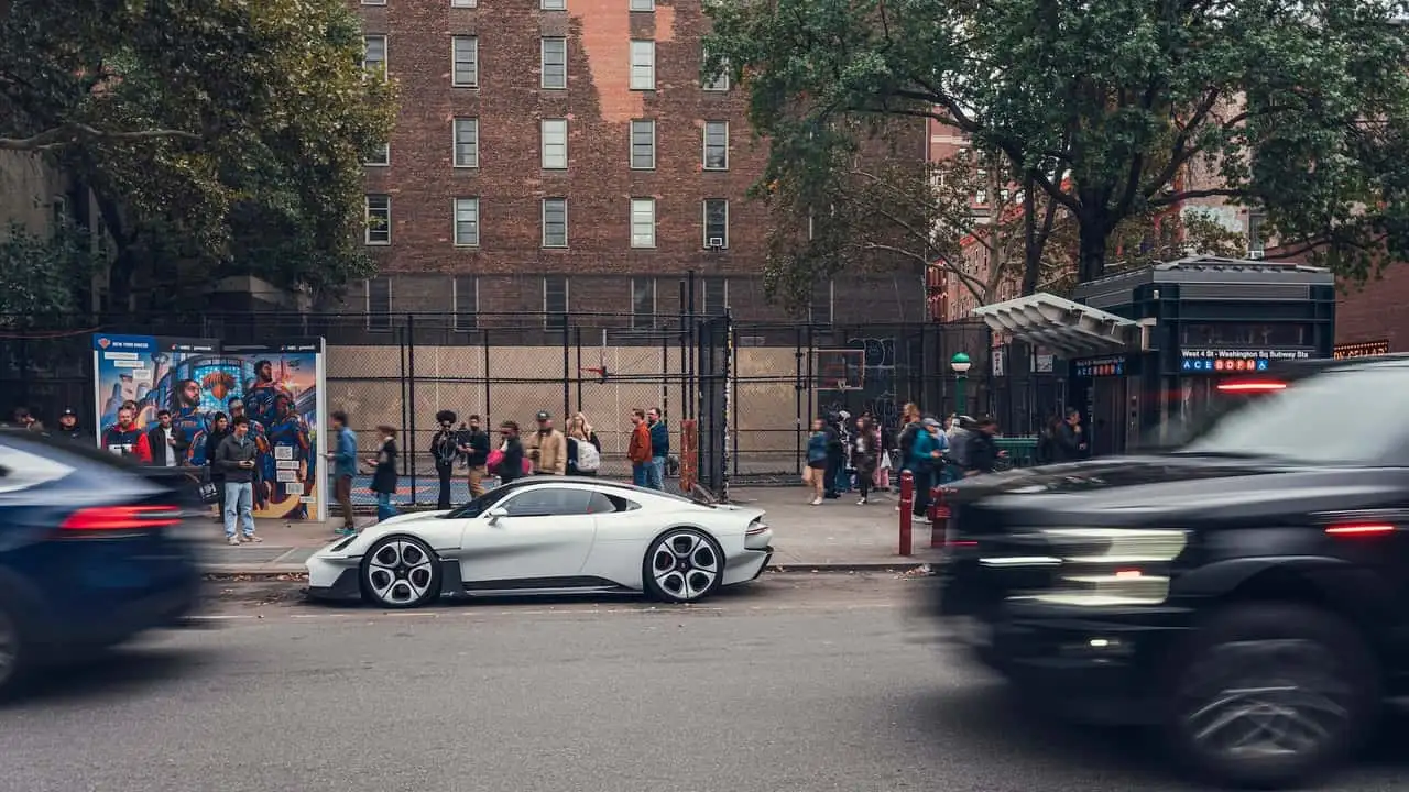 Фото: концепт Porsche Mission S захватывает Нью-Йорк