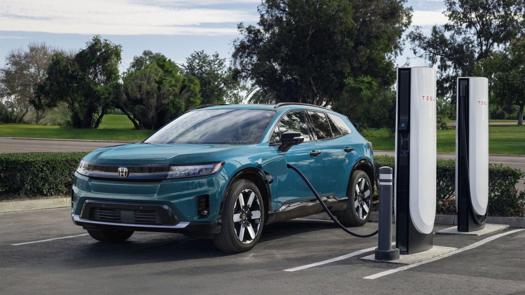 Honda разработает беспроводную зарядку электромобилей в движении
