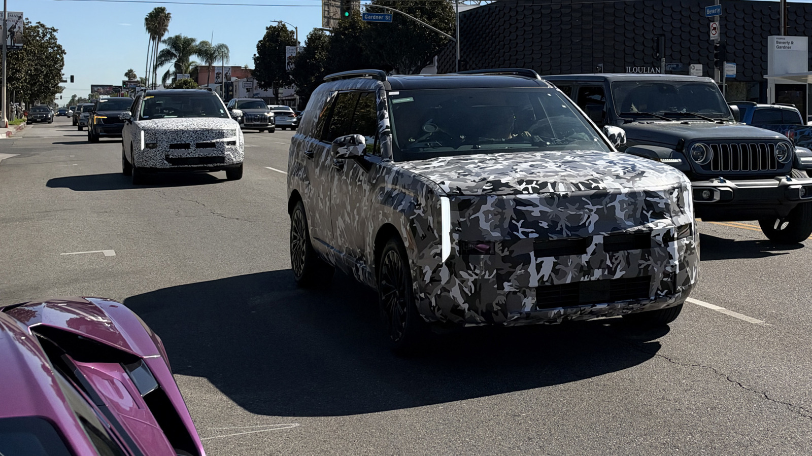 Hyundai Santa Fe готовят к рестайлингу с гибридом EREV