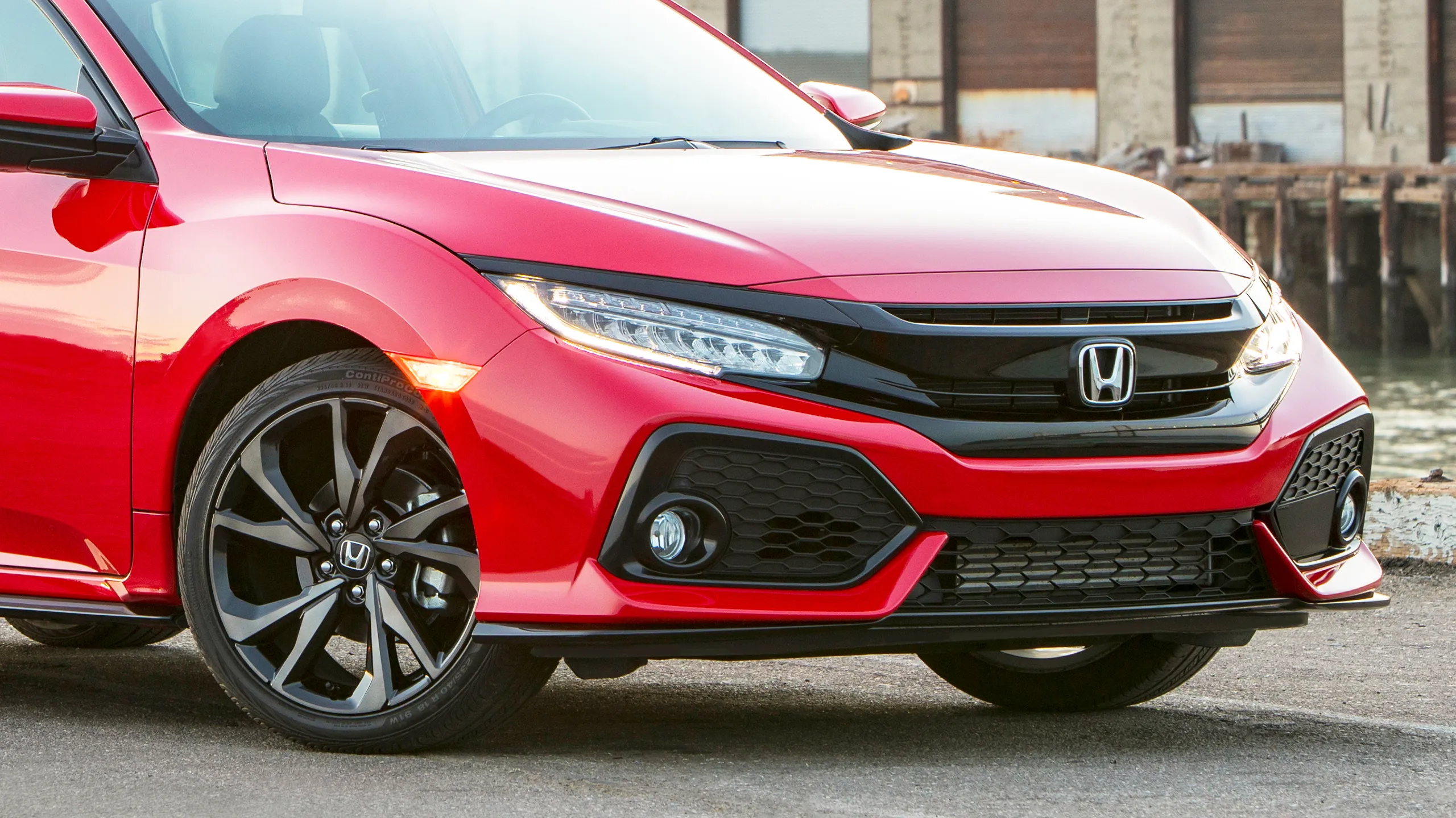 Иск утверждает, что ремень безопасности Honda Civic стал причиной гибели подростка в Нью-Джерси