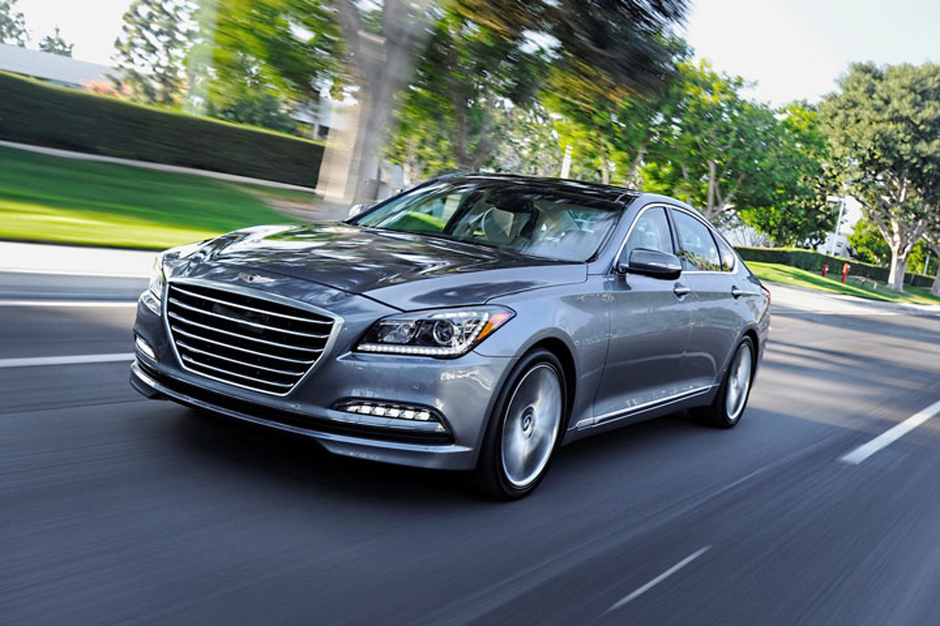 Hyundai отзывает Genesis и G80 из-за риска пожара