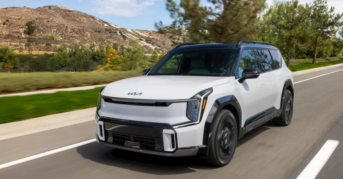 Kia снизила цены на EV3 и предложила скидки до $10 000