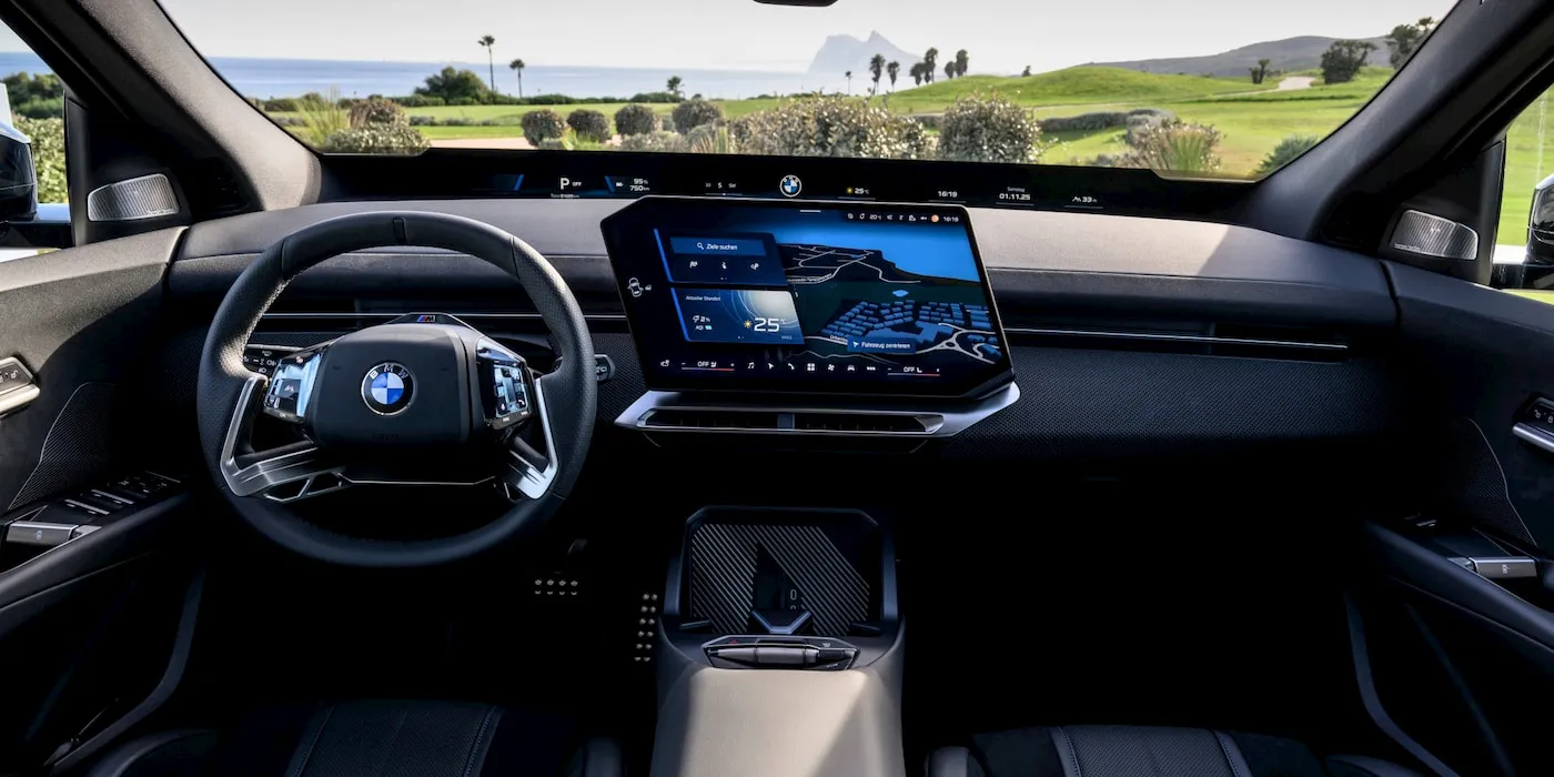 Интерьер BMW iX3 50 xDrive (Источник: BMW)
